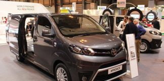 Citroën, Peugeot, Toyota debut van sisters