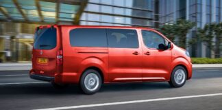 Vauxhall Vivaro-e Life - rear