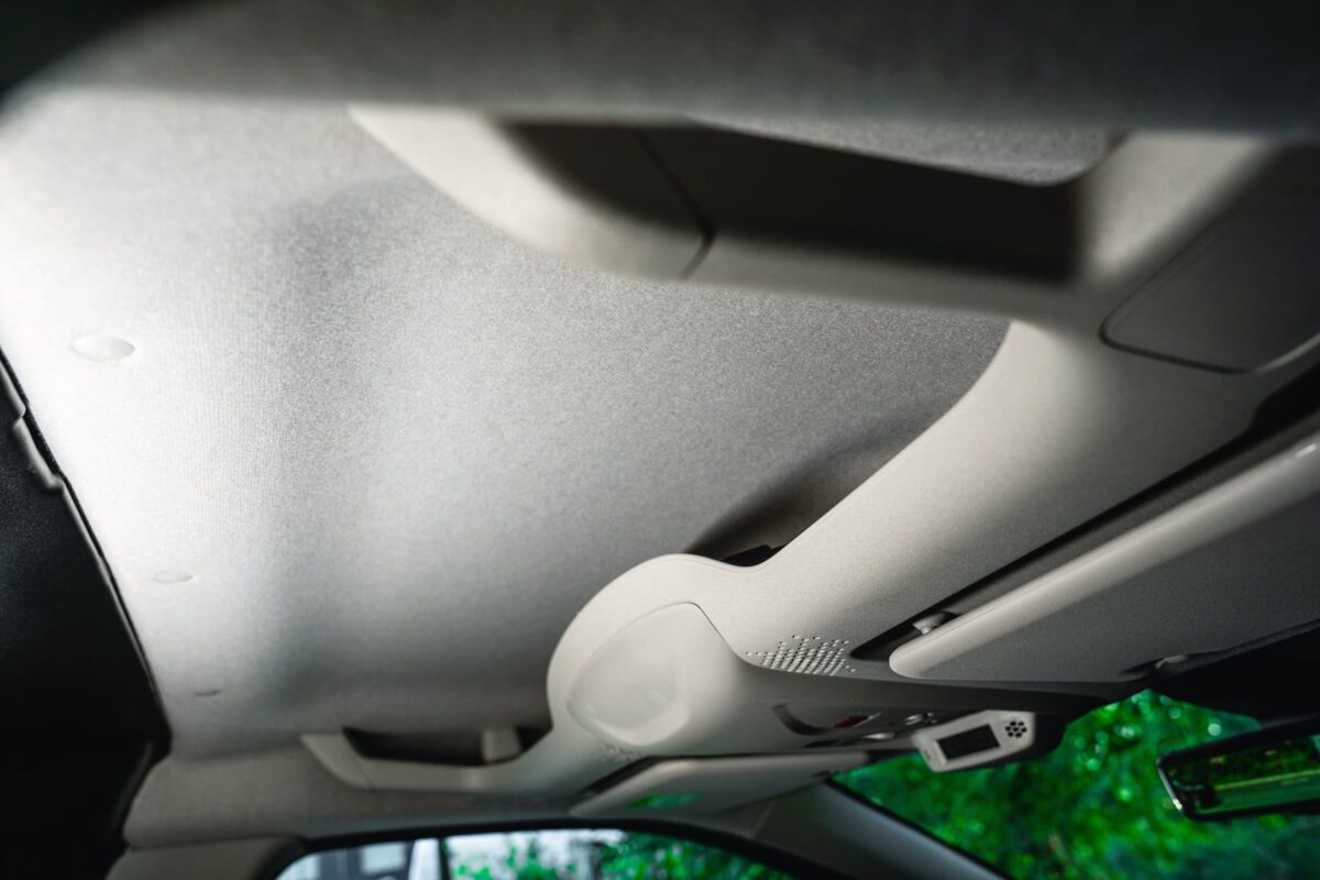 Vauxhall Combo Electric - overhead cabin shelf