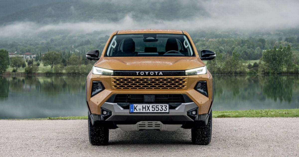 Toyota Hilux range gains new two-seat model